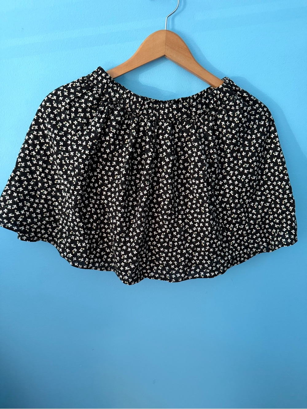 Uniqlo Black Skater Skirt with White Floral Print